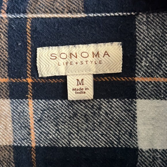 Mens plaid button down size medium - Picture 2 of 4